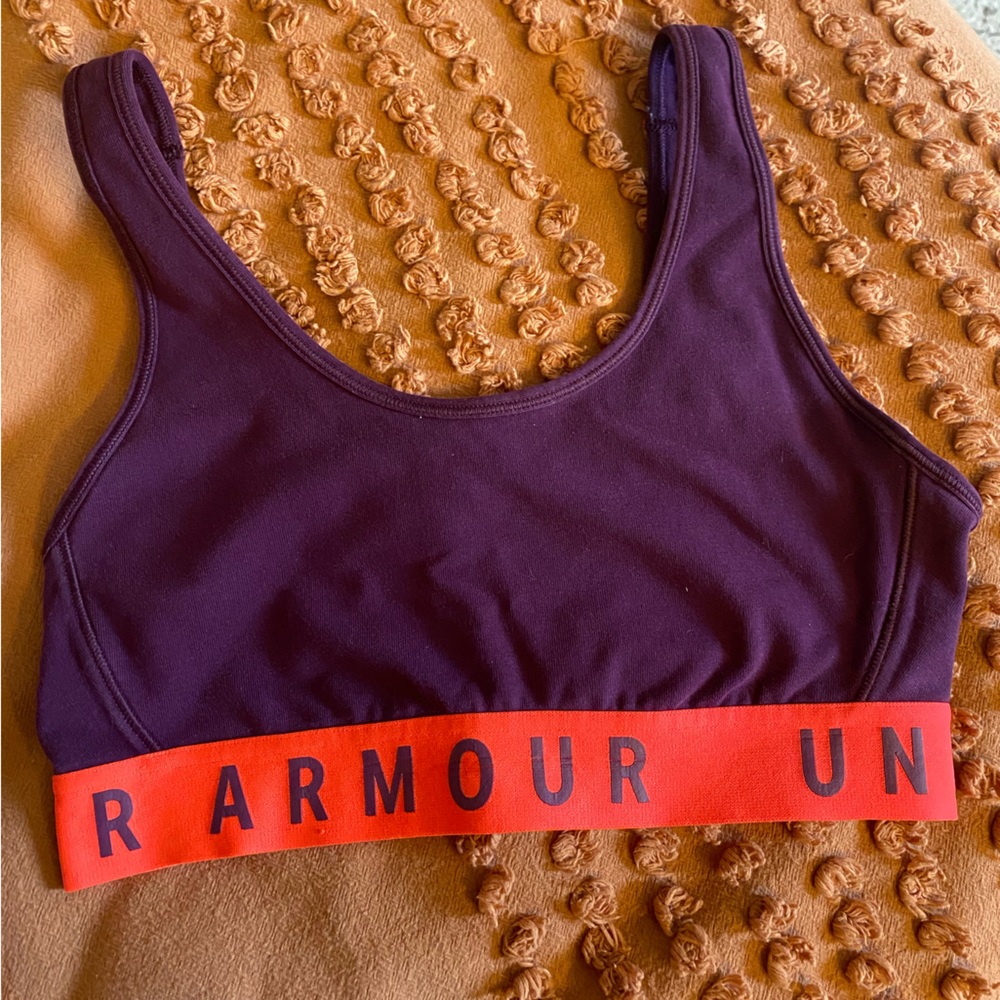 Under Armour Women’s Sports Bra - Size Small